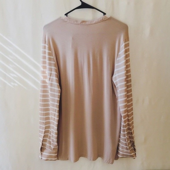 SOLD‼️😍4 for $25 SALE Calvin Klein Striped Top - Picture 3 of 4